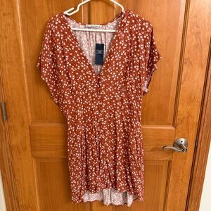 Abercrombie & Fitch Burnt Orange and White Floral Button Down V Neck Dress